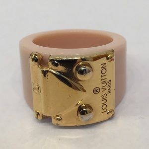 Louis Vuitton  Lock Me Ring